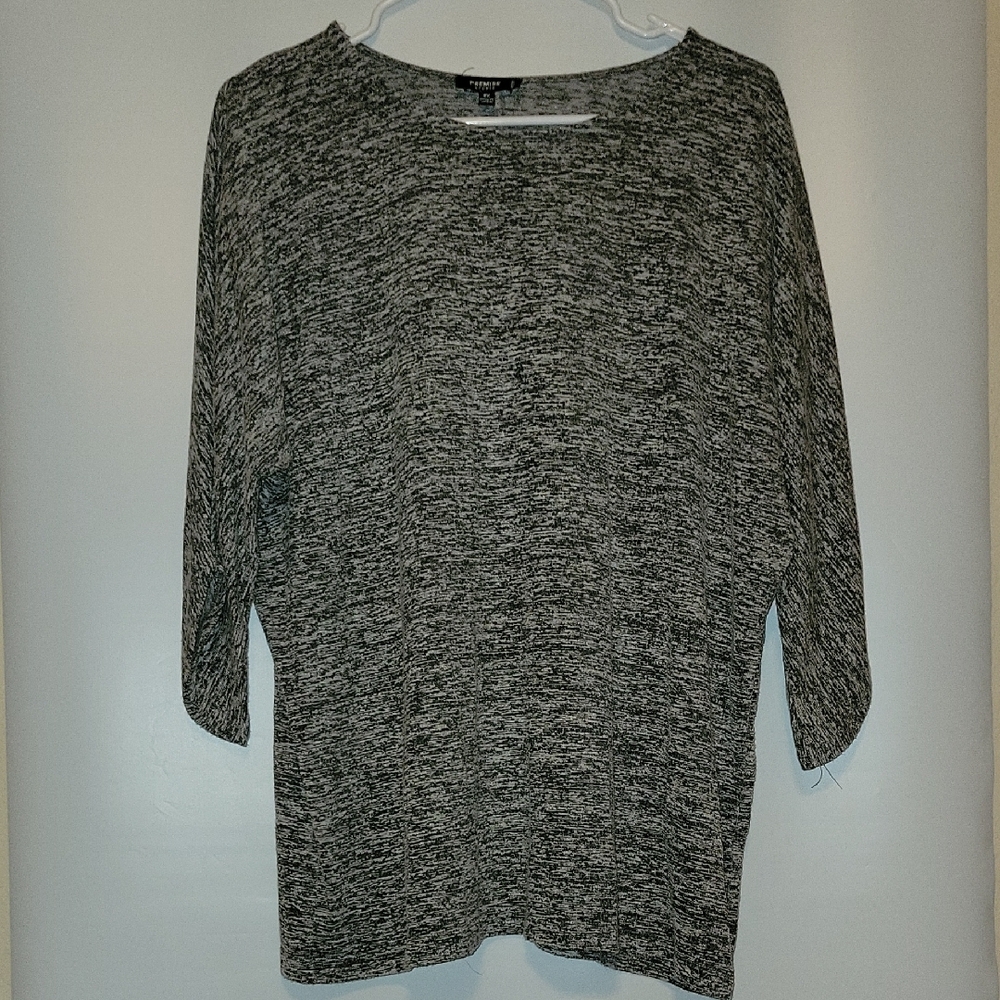 Chic Gray Knit Top